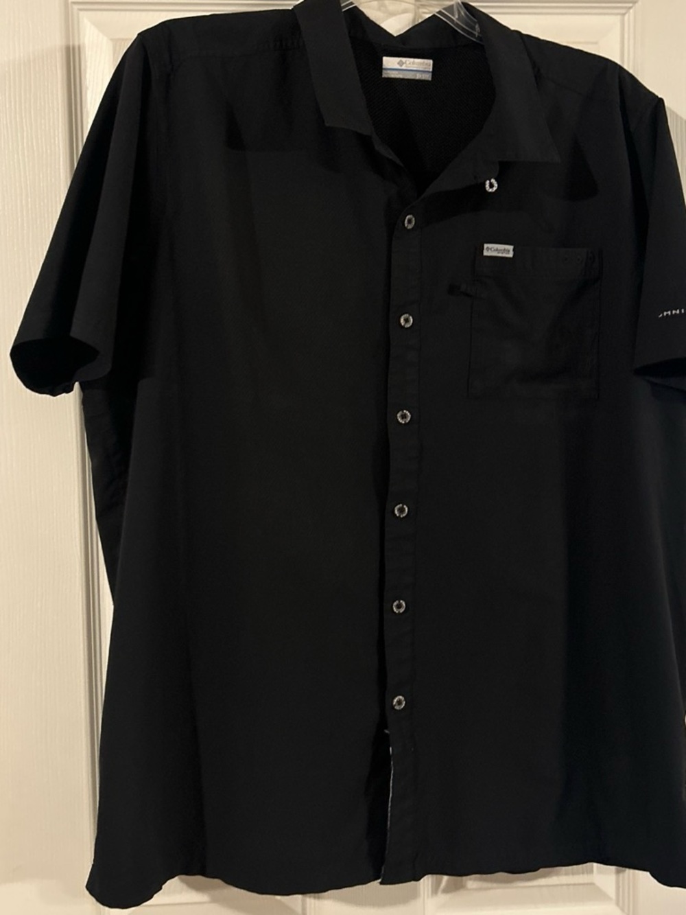 Columbia Men's Black Short-Sleeve Button-Up Shirt slack tide camo 2XL